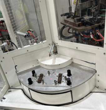 Machine spéciale complexe avec automatisme et robotique